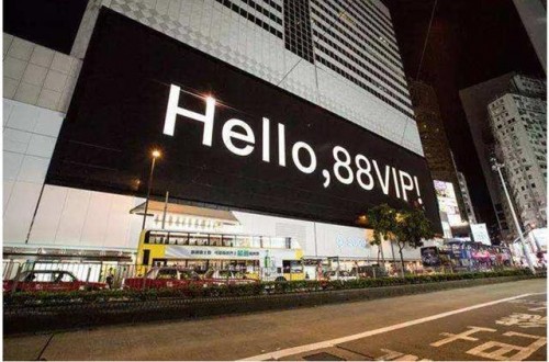 ���۾�ͷ��ʹ���ұ��죬����818�����Ĵ�����