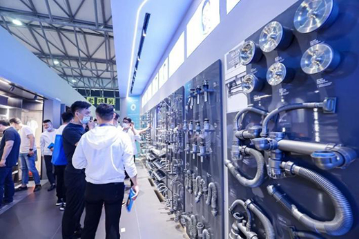 ȫ���׷�����Խ����!�������ʵ�����������Ϻ�����չ