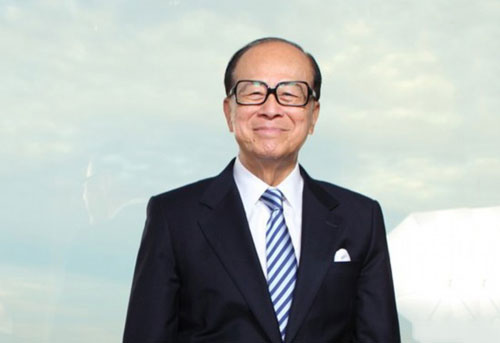 李嘉诚：从白手起家到“李超人”